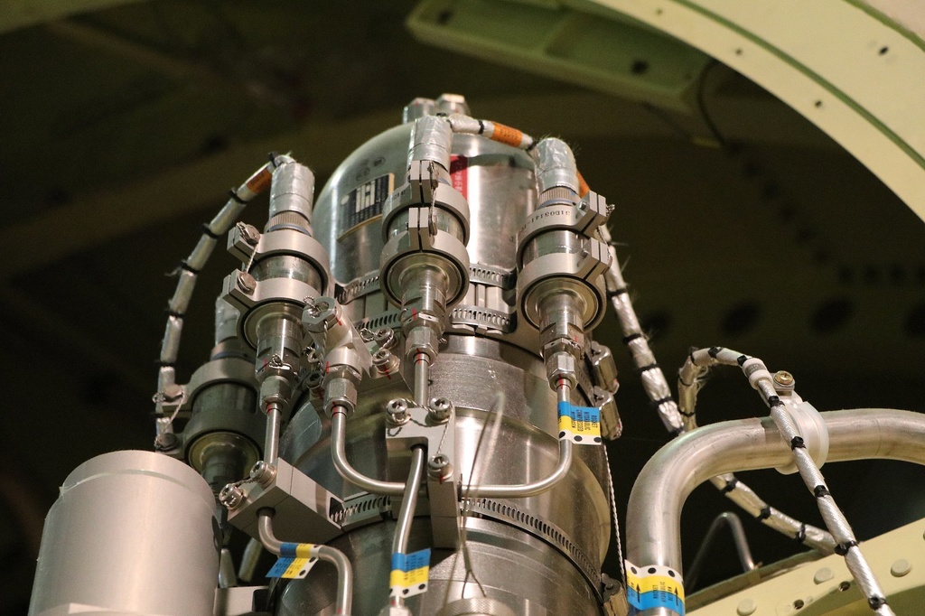 Aerospace Engine Photo Review Vol.2 H-2 Launch Vehicle