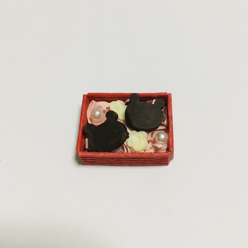 ミニチュアお菓子　くまチョコBOX(赤)