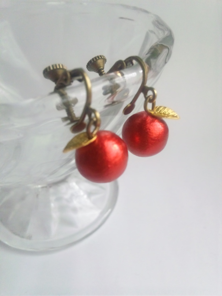 りんごのネックレス