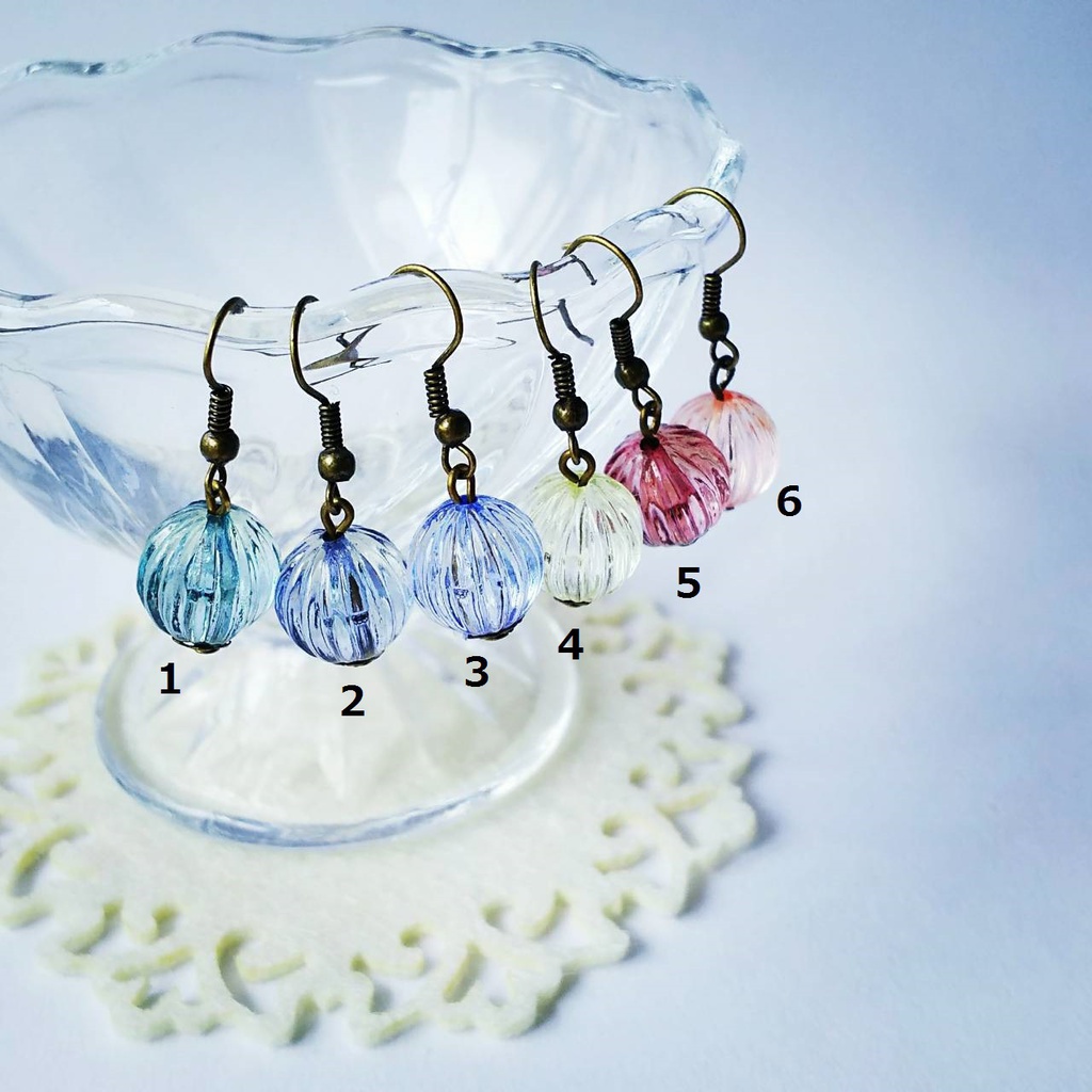 レトロ風ビーズのピアス(イヤリングに変更無料)