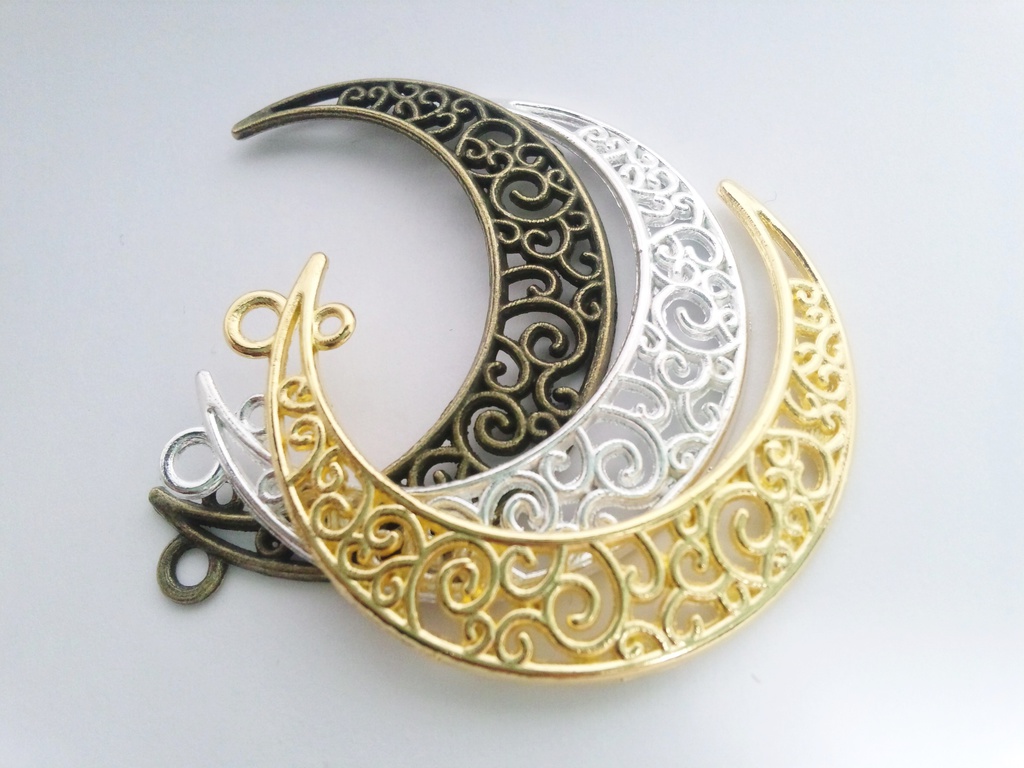 透かし三日月と星のブローチ