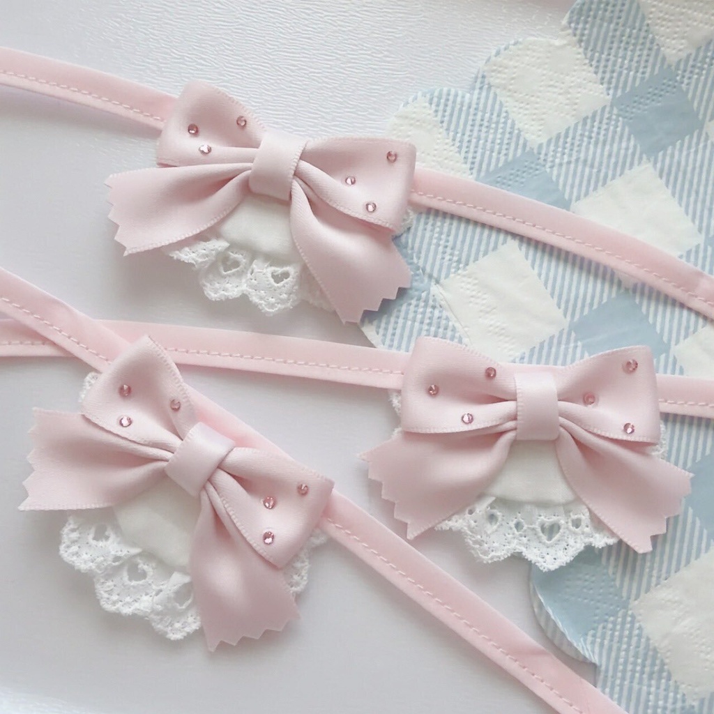 ribbon bib