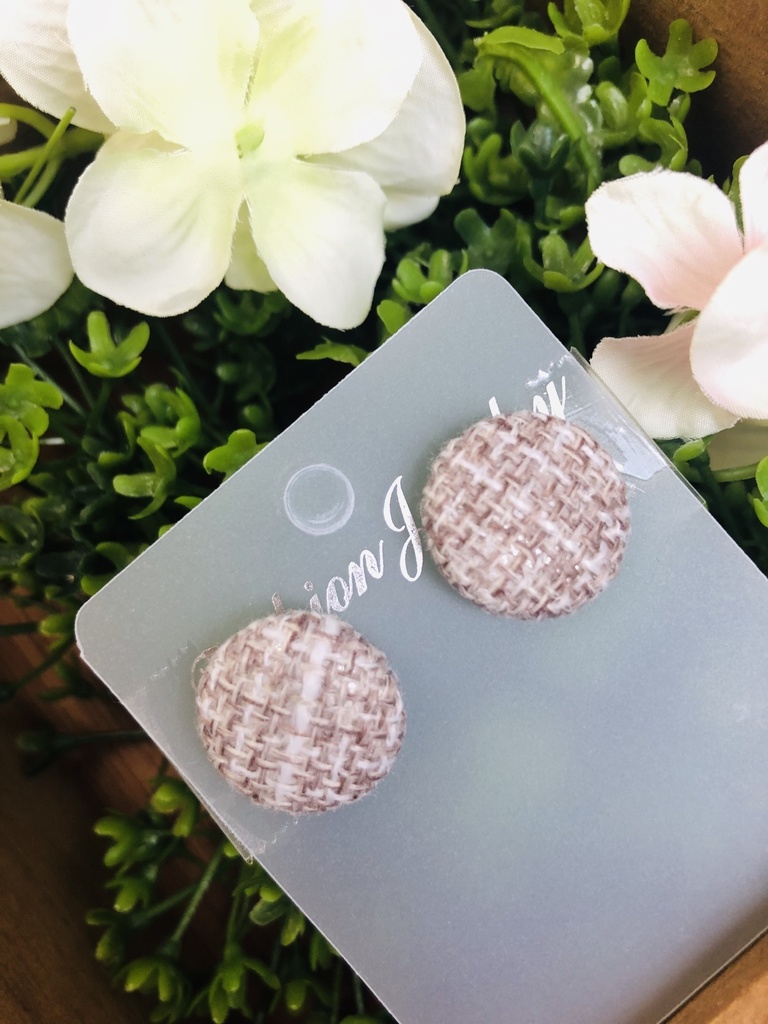 ボタンピアス♪チェック柄