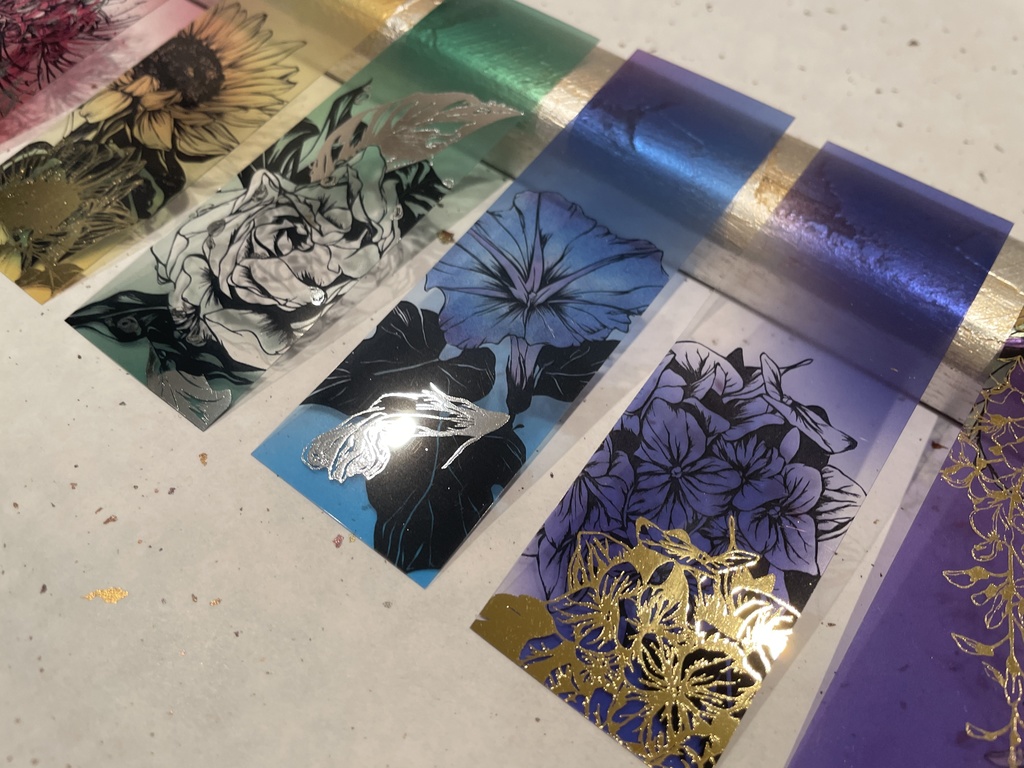 お花の透明しおり