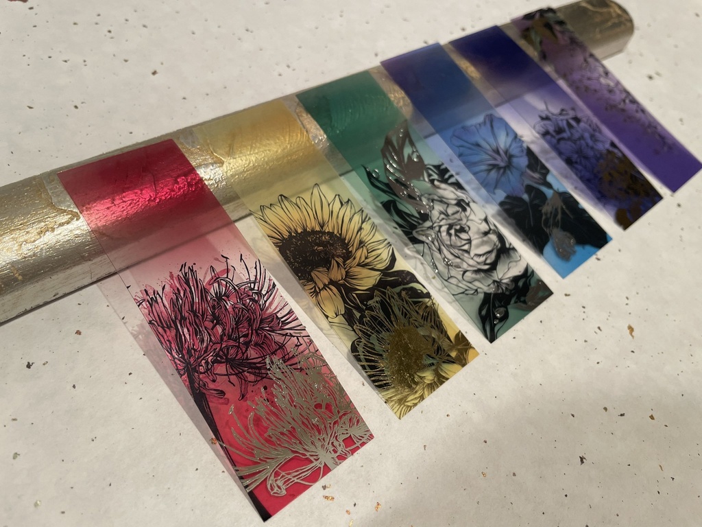 お花の透明しおり
