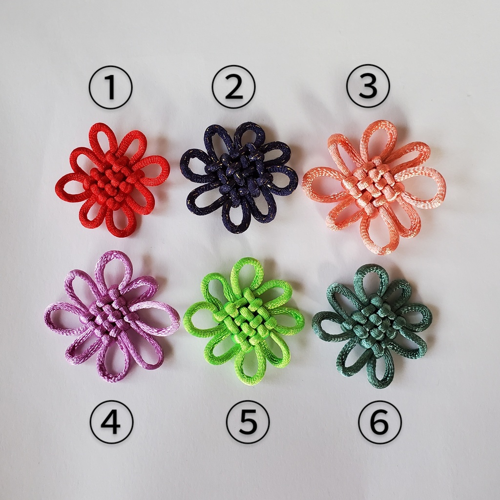 中国結びのお花耳飾り(六色展開)