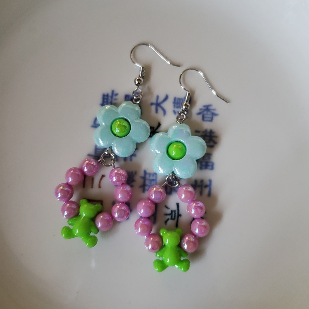 ビビッドくまちゃん耳飾り<グリーン>