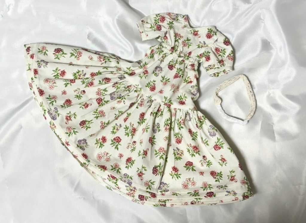 ウエストゴムワンピース+ヘアバンドセット(赤バラ)