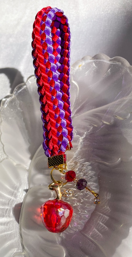 毒林檎のバッグチャーム