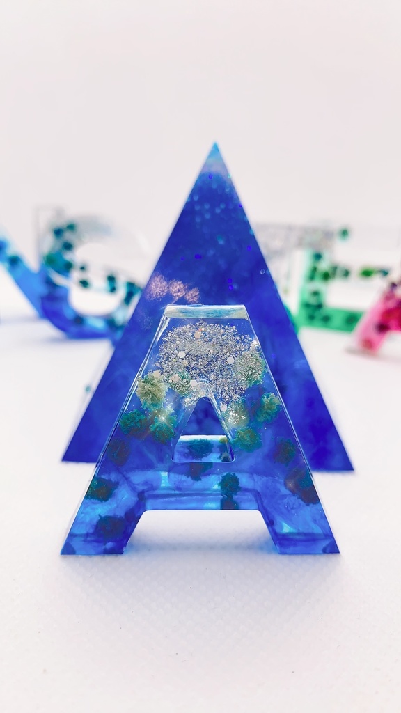 ⭐️宇宙カーニバル🚀イニシャルナンバーキーホルダー