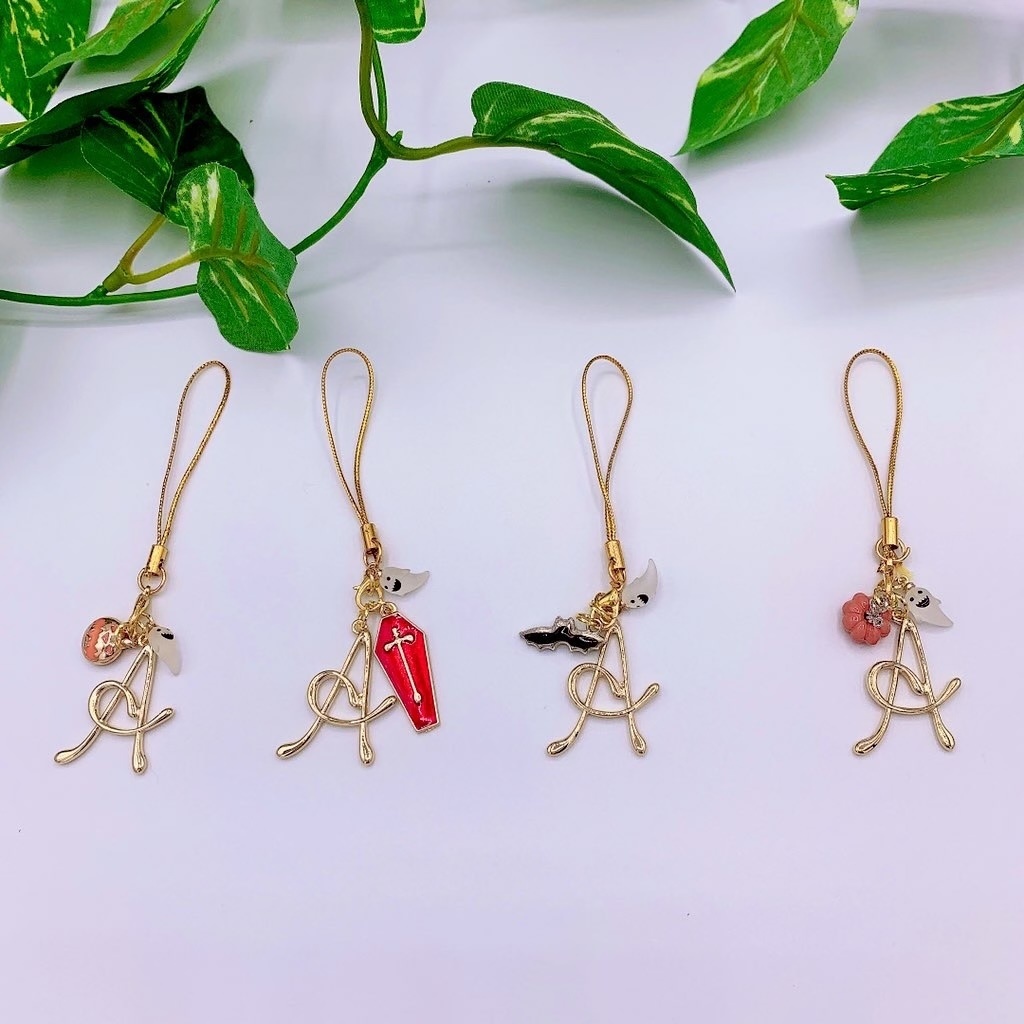ハロウィン👻お菓子くれないとイタズラしちゃうぞストラップ✨