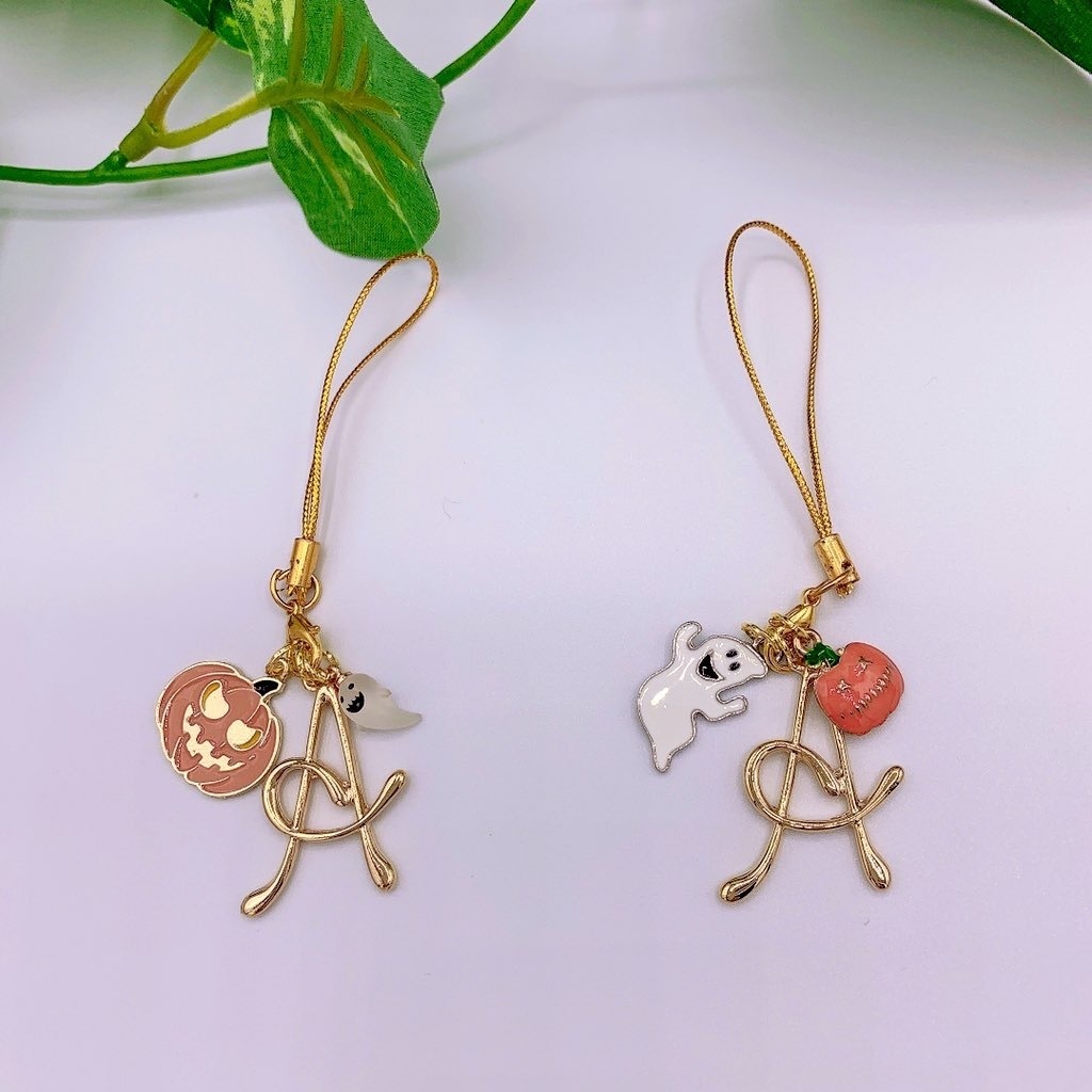 ハロウィン👻お菓子くれないとイタズラしちゃうぞストラップ✨