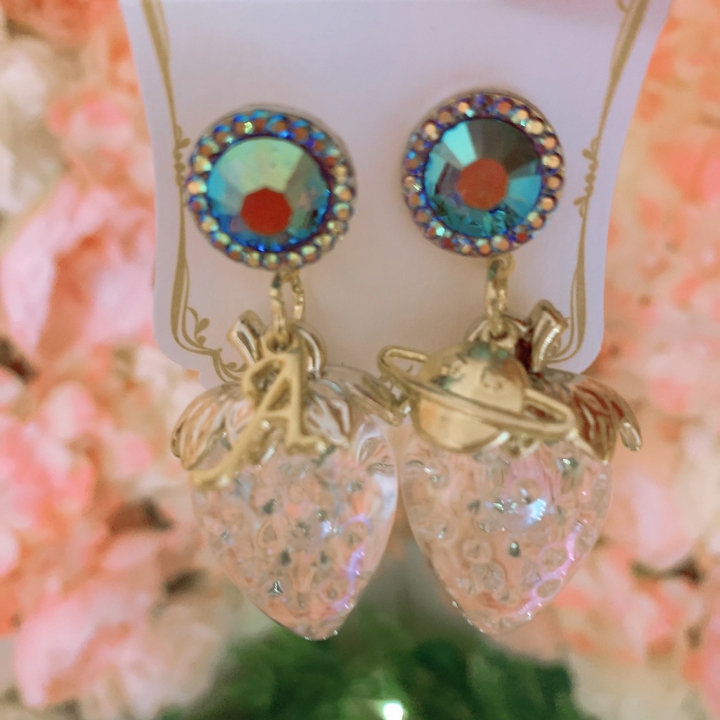 Space🍓strawberry🪐アクセサリーピアスandイヤリング