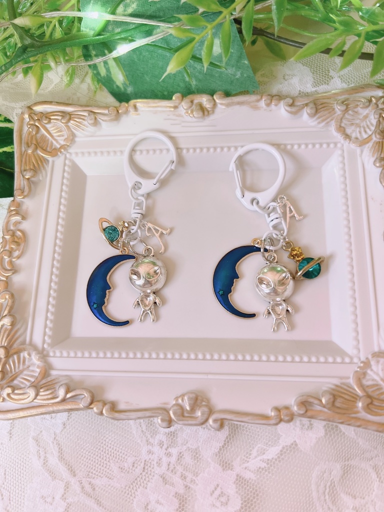 ワンマン限定グッズ AJタイムワープストラップとAJ未知との遭遇キーホルダー