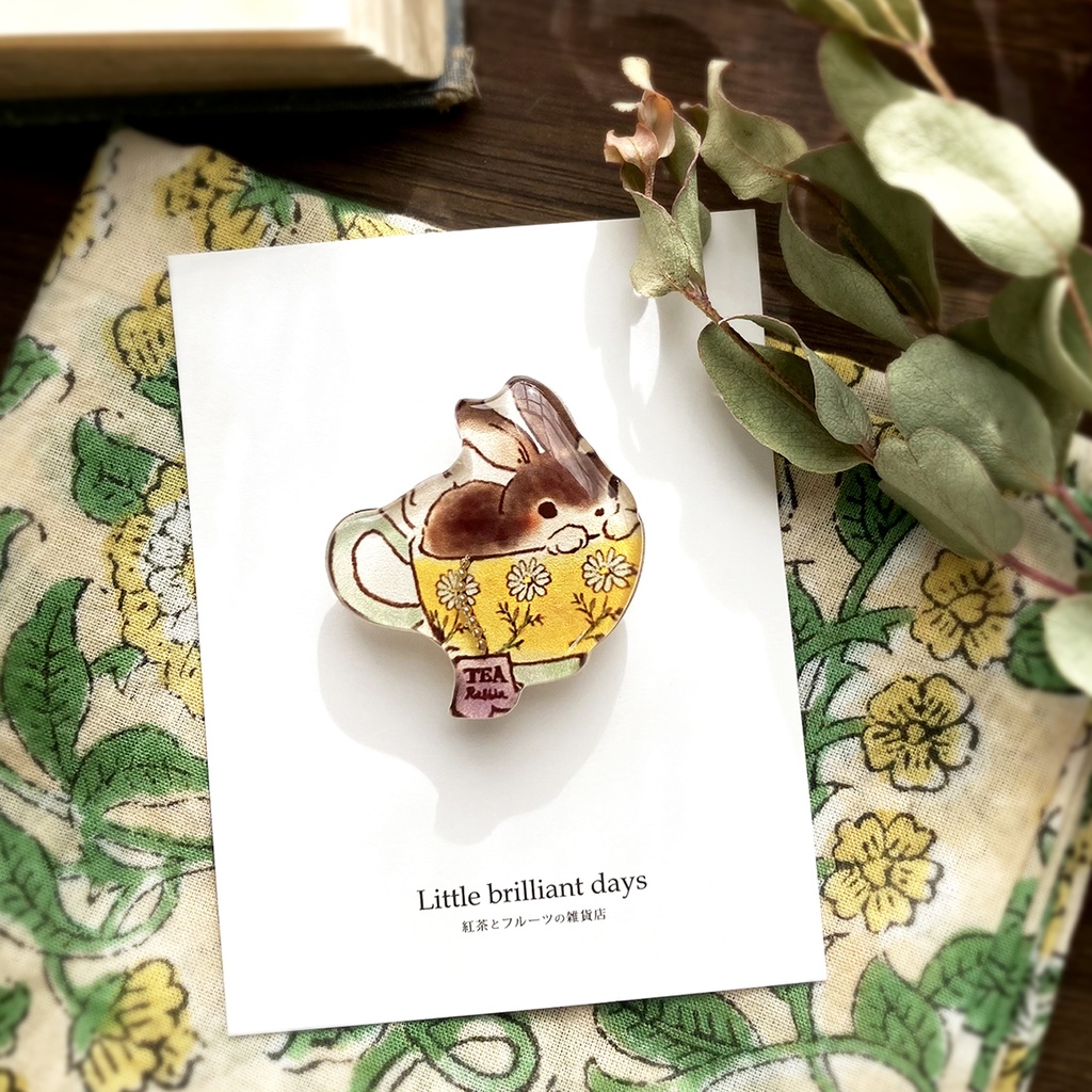 Teacup Rabbit brooch｜うさぎティーカップブローチ〔2023年干支〕