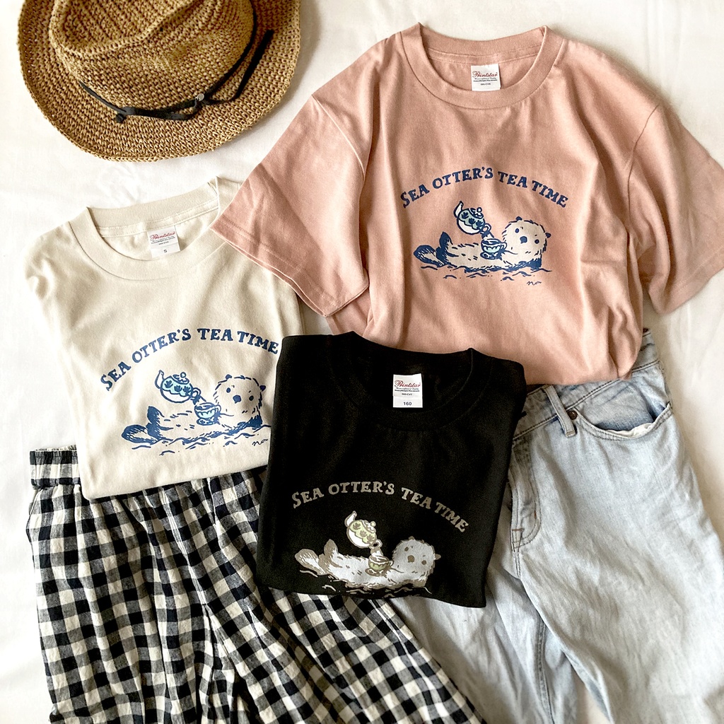 【5月中旬発送】Otter's Tea Time Tシャツ(ミルクティ)|ラッコ〔動物シリーズ〕
