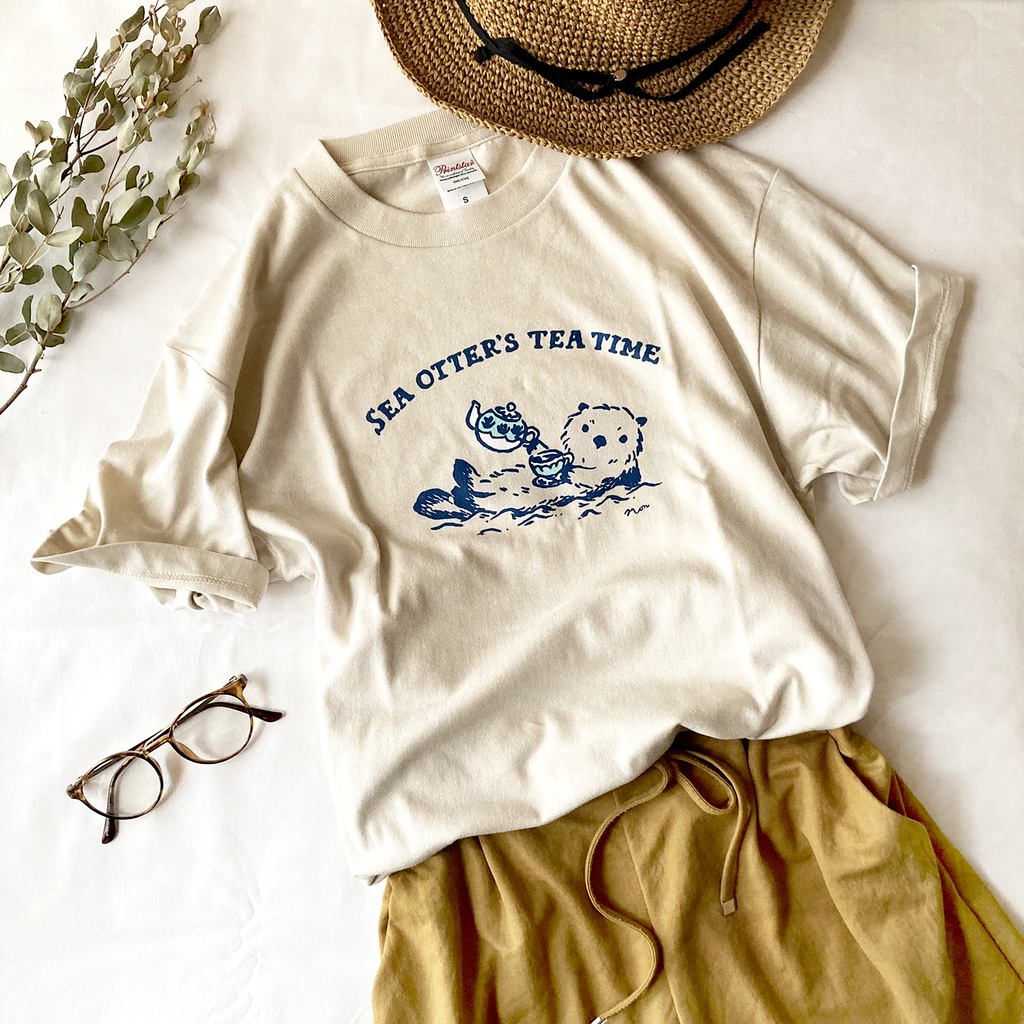 【５末～６月初旬発送】Otter's Tea Time Tシャツ（ミルクティ）｜ラッコ〔動物シリーズ〕