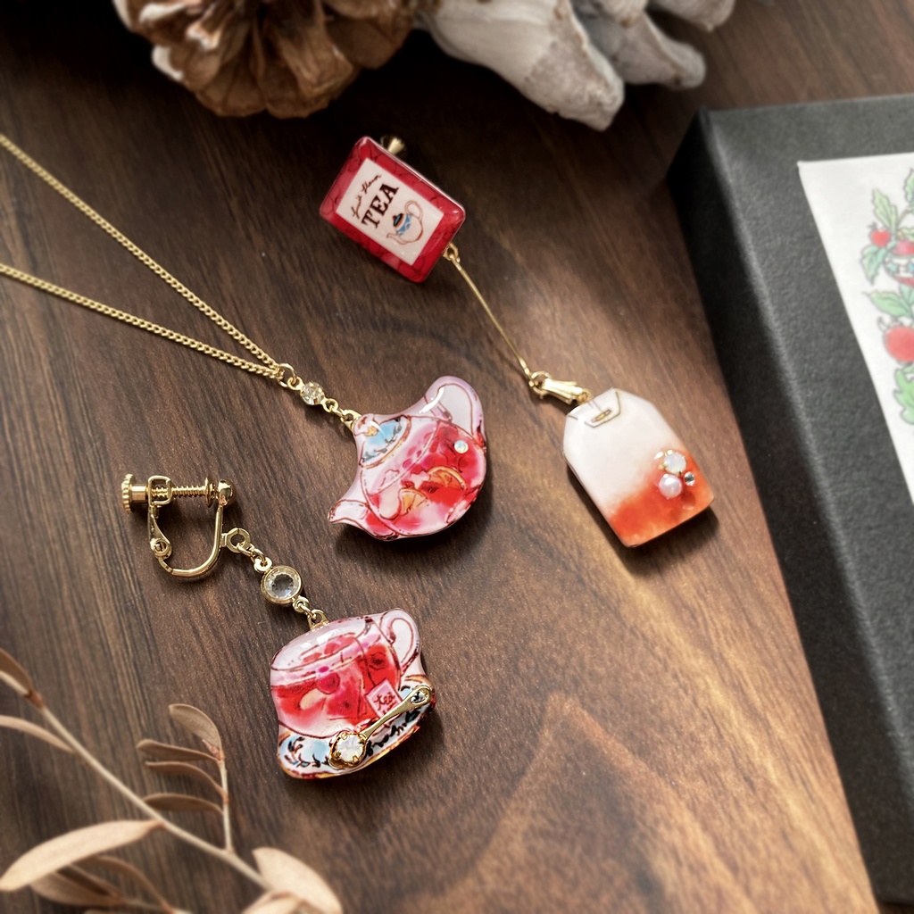 Teatime Christmas Coffret -RoseTea-|クリスマスコフレ【ローズティー】(ティーカップのイヤリング・ピアス&ネックレス)〔紅茶シリーズ〕