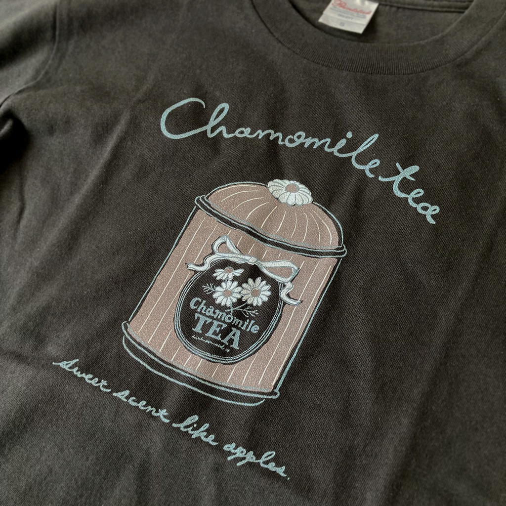 【7月下旬発送】カモミールTシャツ(スモーキ)《Tea-shirt》|紅茶