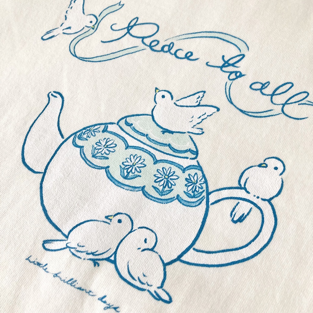 【8月下旬発送】小鳥とティーポットTシャツ(クリーム)