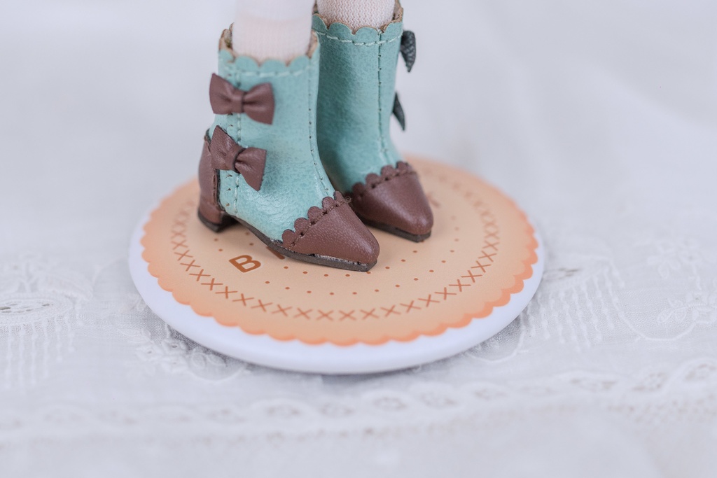 【マグネットスタンド】簡易ドールスタンド