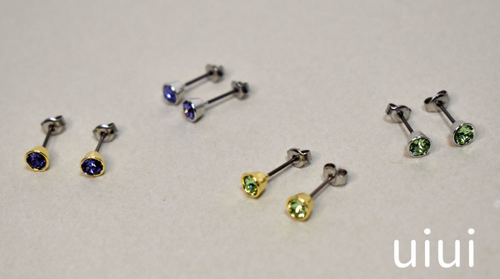 クリスタルガラスピアス　【4mm】