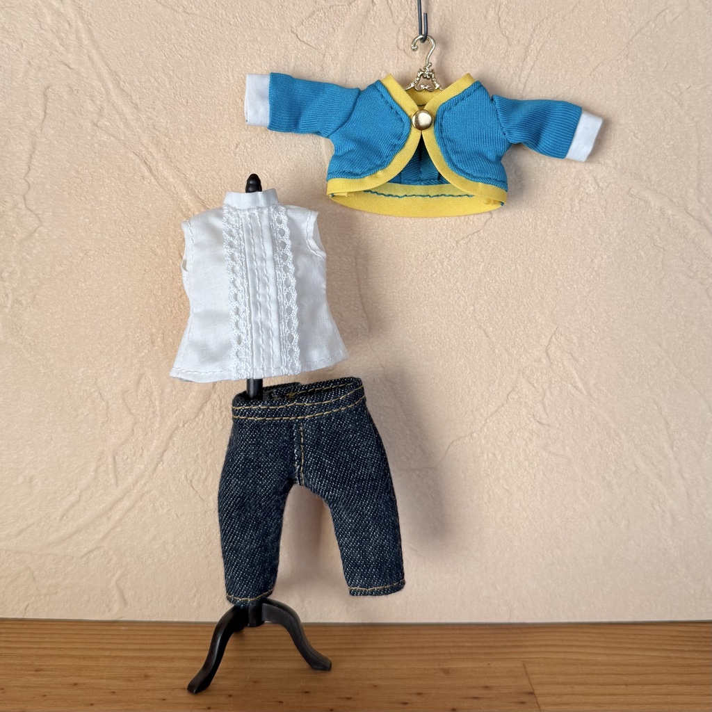 聖なる姫っぽい色のボレロ・ブラウス・パンツのセット