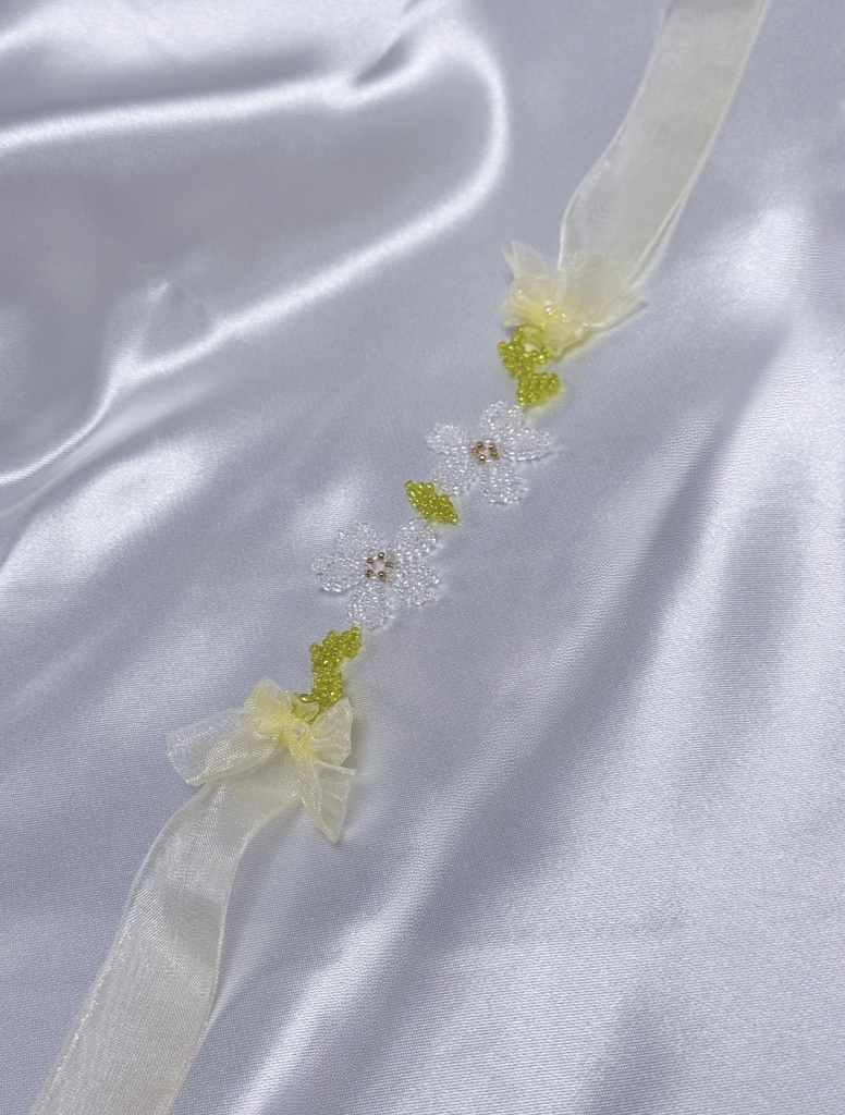 白桜のビーズヘッドドレス