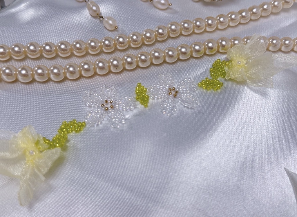 白桜のビーズヘッドドレス