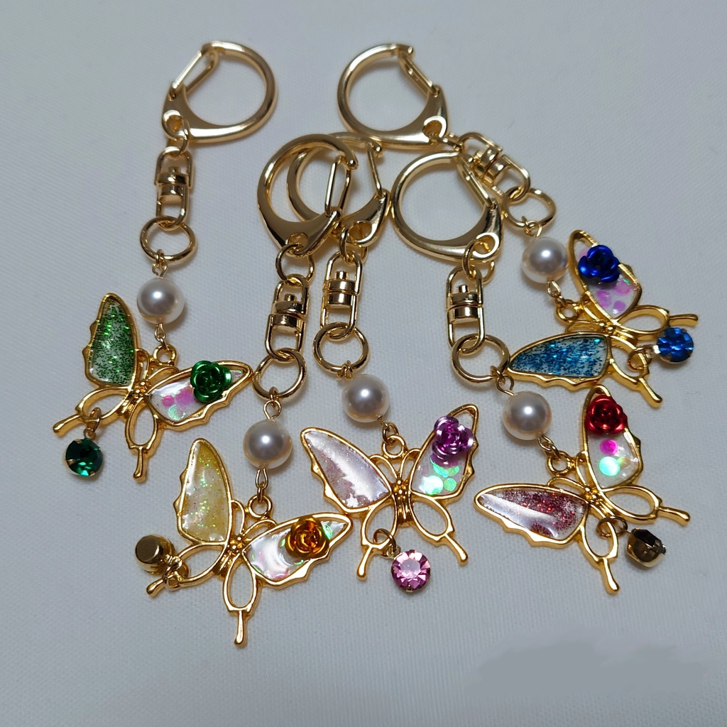 【プリ5】蝶々とバラのキーホルダー