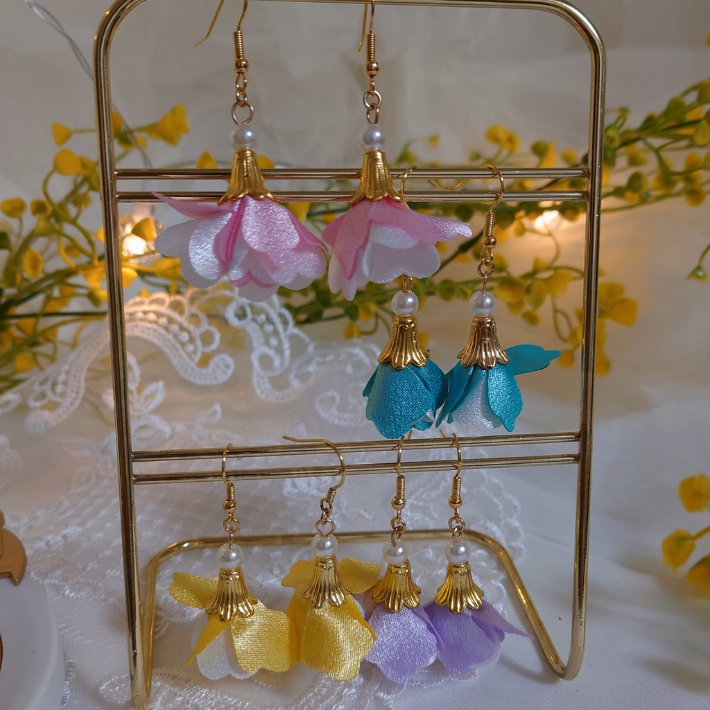 【ハトプリ】フラワーみたいなタッセルピアス