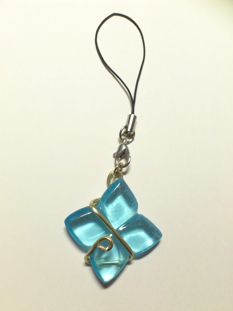 アリアのイヤリング石風携帯ストラップ