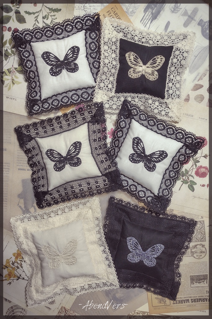 【約40cm〜65cmDoll】オリジナル蝶刺繍クッション