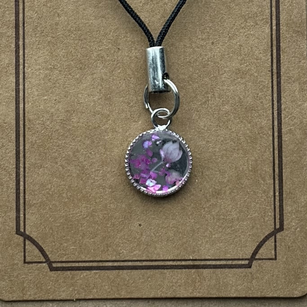 レジンキーホルダー　ひらひら