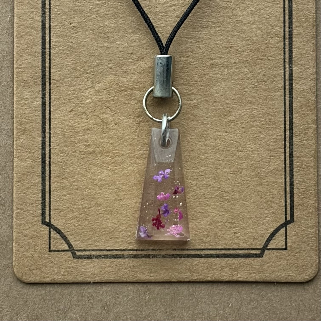 お花のレジンキーホルダー　優美