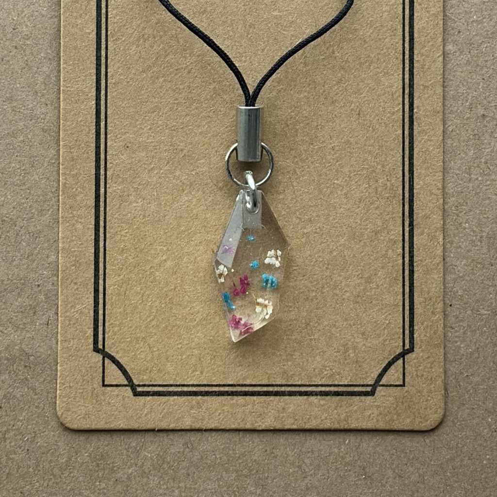 お花のレジンキーホルダー　フレンチ