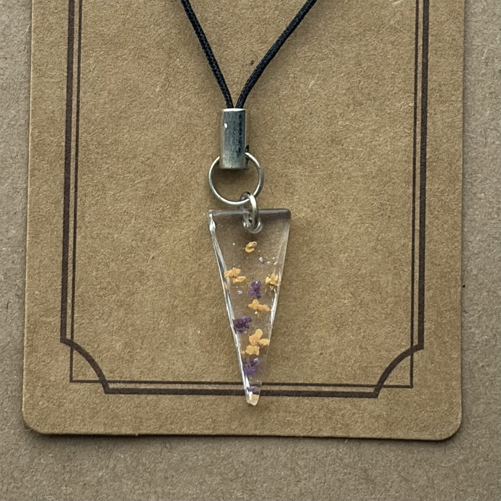 お花のレジンキーホルダー　お月見