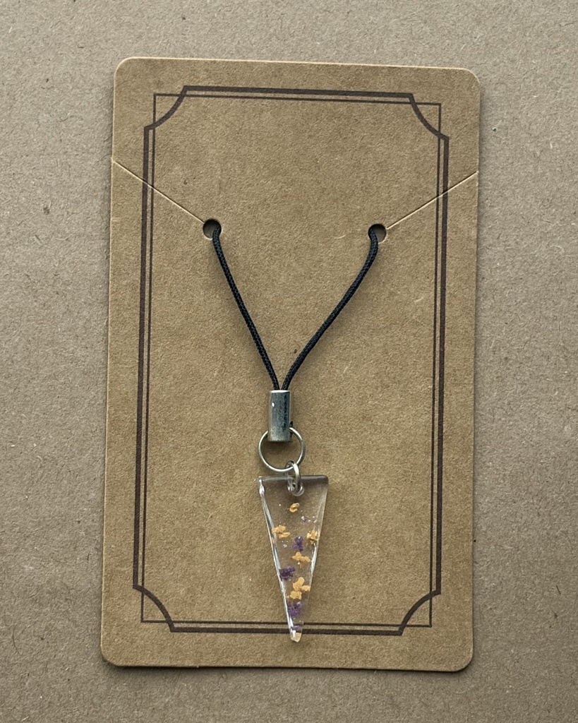 お花のレジンキーホルダー お月見