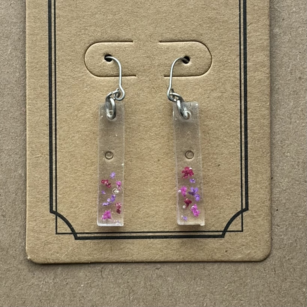 揺れるお花のレジンピアス　優美