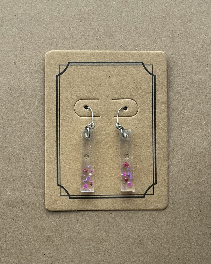 揺れるお花のレジンピアス 優美