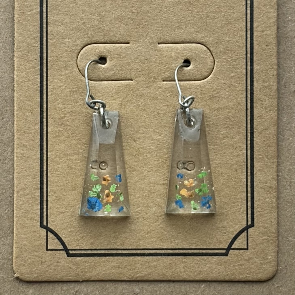 揺れるお花のレジンピアス　ノスタルジック