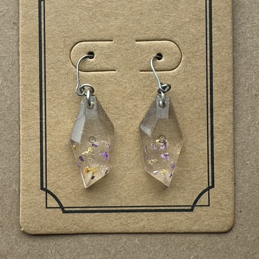 揺れるお花のレジンピアス　お月見