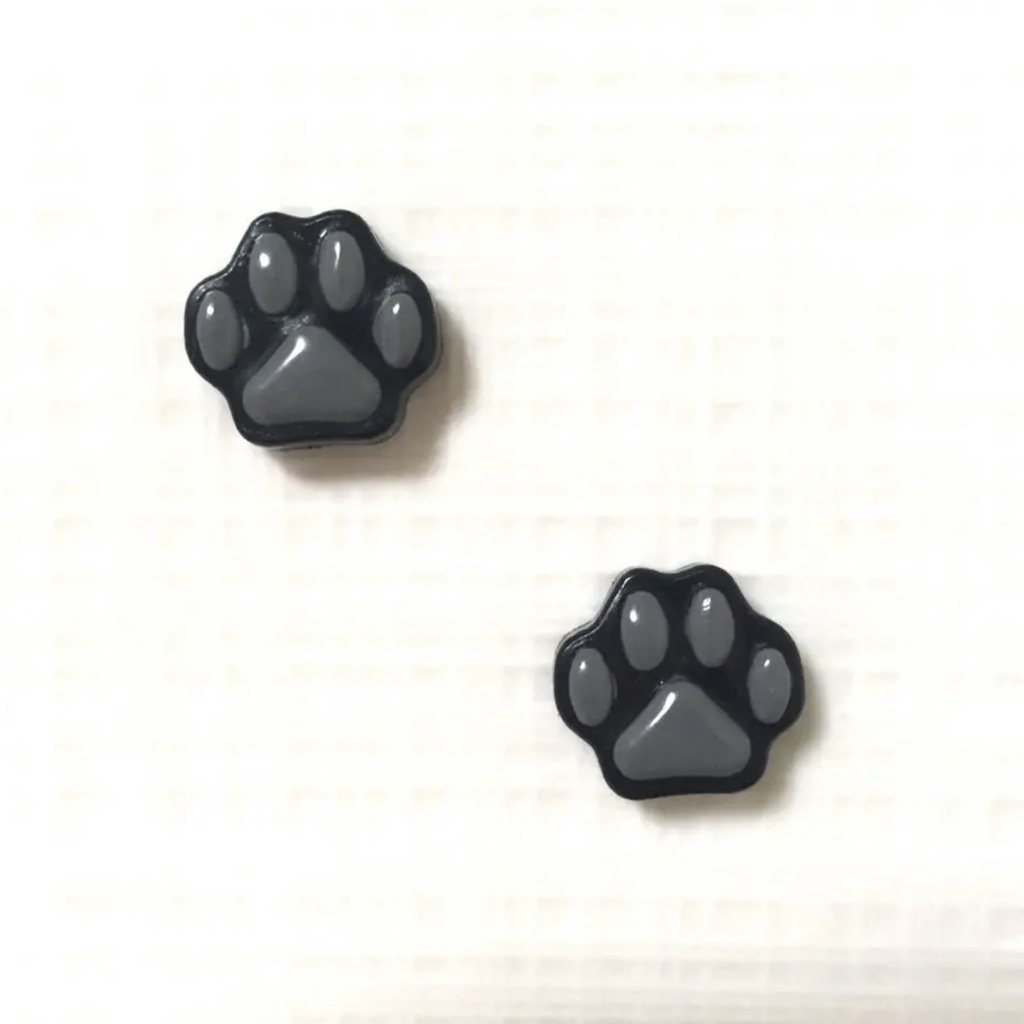 黒猫のぷにぷに肉球ピアスorイヤリング - Cait*Sith <ｹｯﾄ*ｼｰ> - BOOTH
