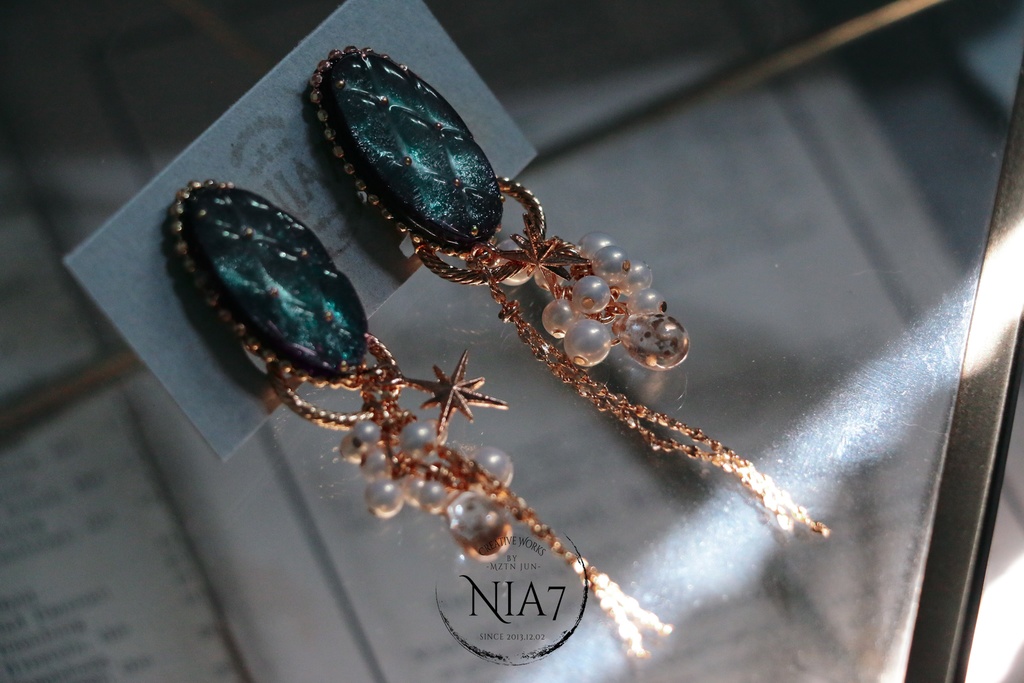 Blue velvet earrings(ピアス)