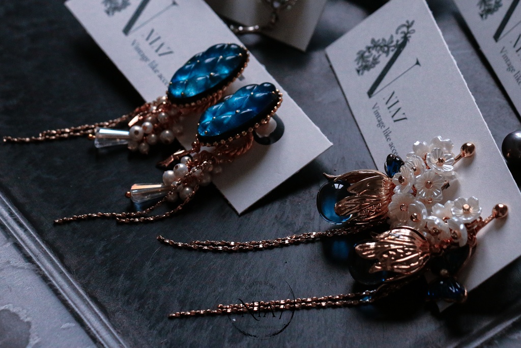 Blue velvet earrings(ピアス)