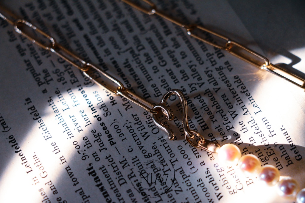 Perl×moon chain necklace