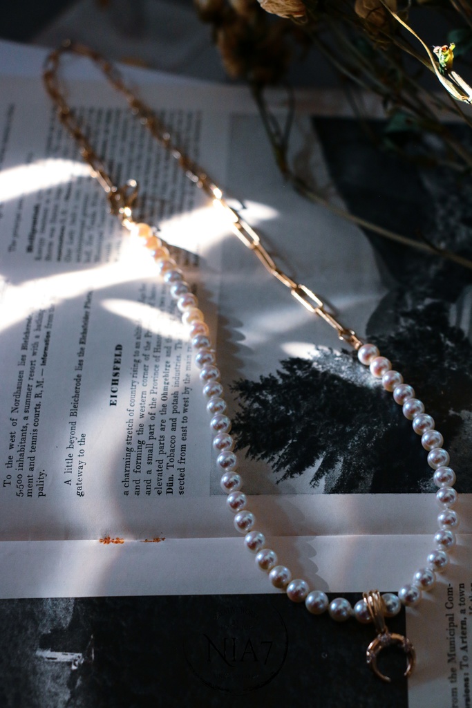 Perl×moon chain necklace