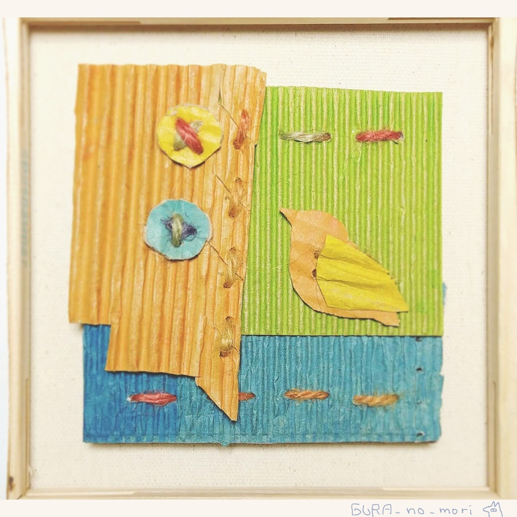 ボタンをつつく鳥 ダンボールアート ぐらの森 Gura Online Shop Booth