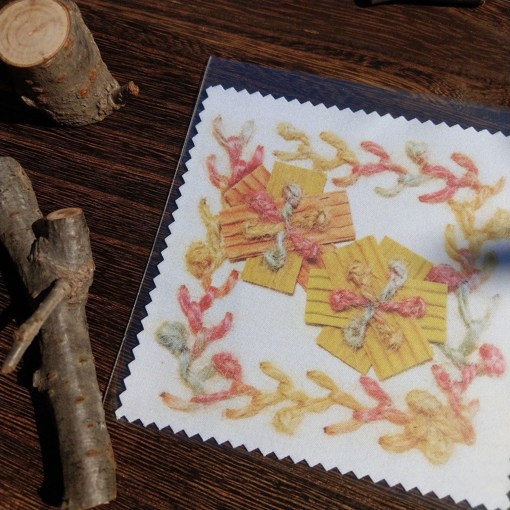 花のステッチ メガネ拭き