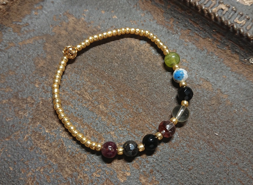 ソーロキイニシャル天然石ブレスレット